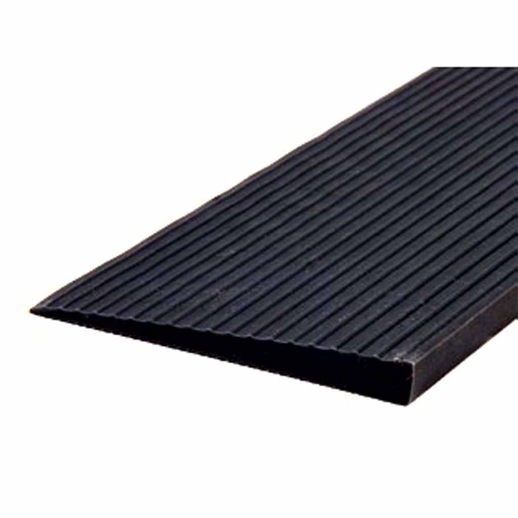 Zwarte rubber drempelhulp van 2,4 centimeter hoog